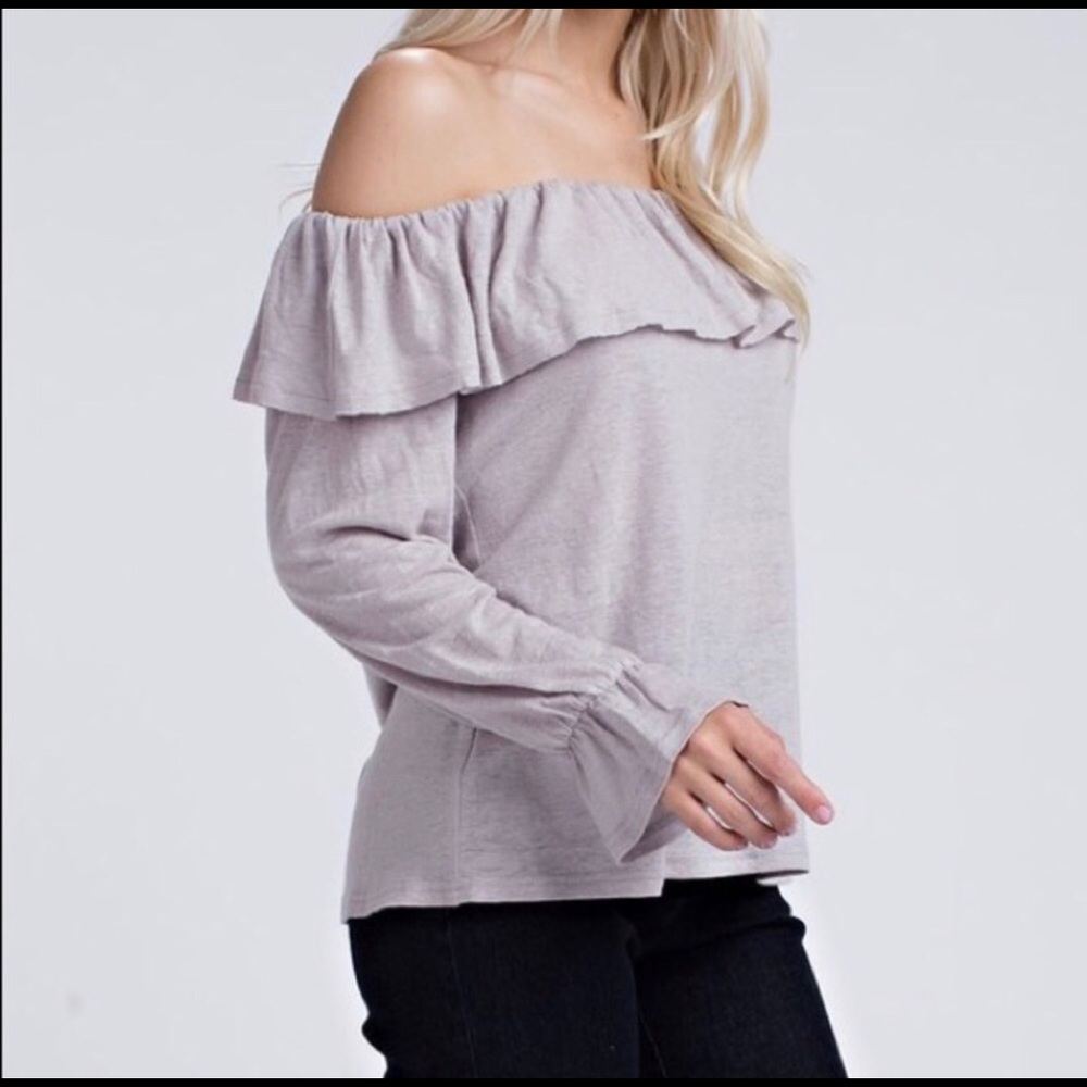 ✨Gray Off The Shoulder Top✨ - Picture 2 of 5